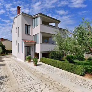 Brezac Olive Garden Apartment Fažana